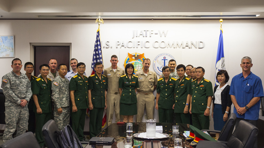 Vietnam Delegation Visits JIATF West